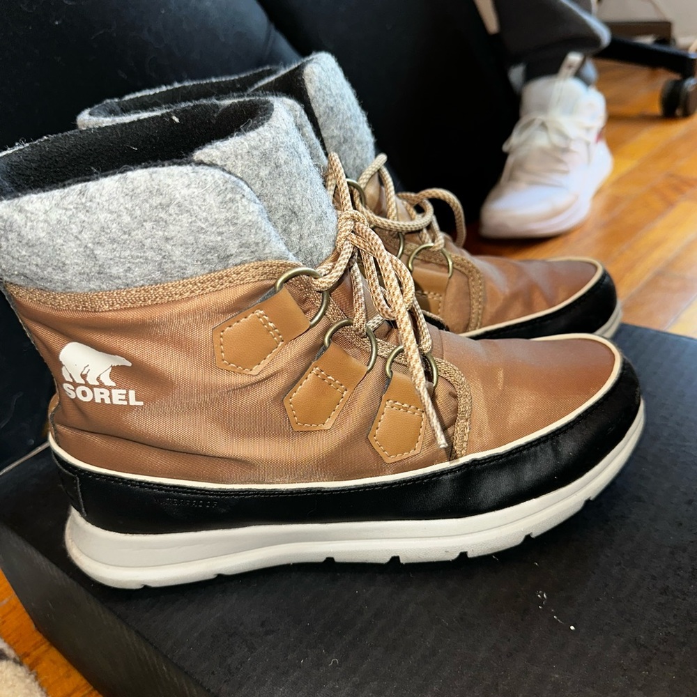 New Sorel Explorer Carnival Waterproof boot: Elk